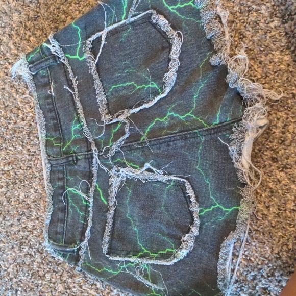 Lightning Shorts - Picture 2 of 2
